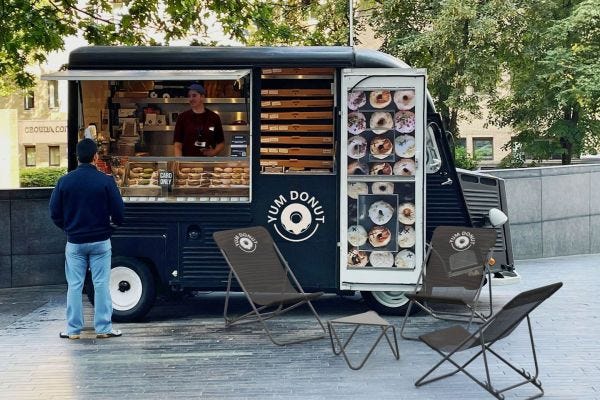 Chaises longues personnalisées publicitaires pour cafés, hôtels, restaurants I LAFUMA MOBILIER