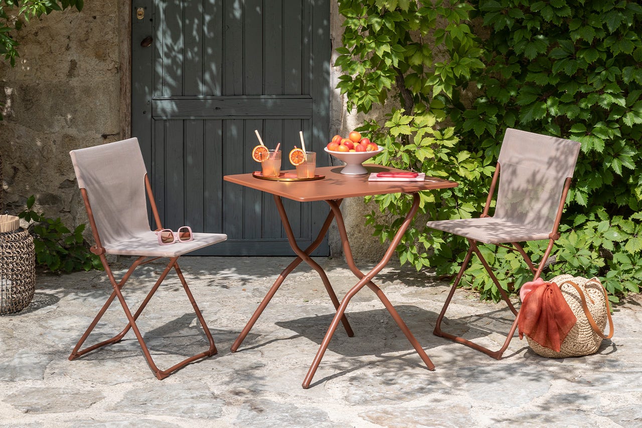 Table et chaise de jardin : place à la convivialité en extérieur !